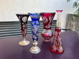 Lot 4 Kristallglas Vasen in Blau / Rot