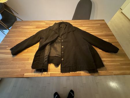 Jacke, Rundholz blacklable. Grösse S