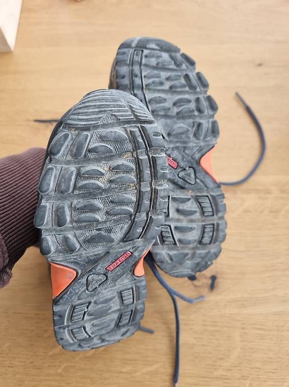 Scarpe per ragazzi: Adidas Terrex Wanderschuhe Gr 25 – Usato da Wängi venduto da ann_qj8y 2