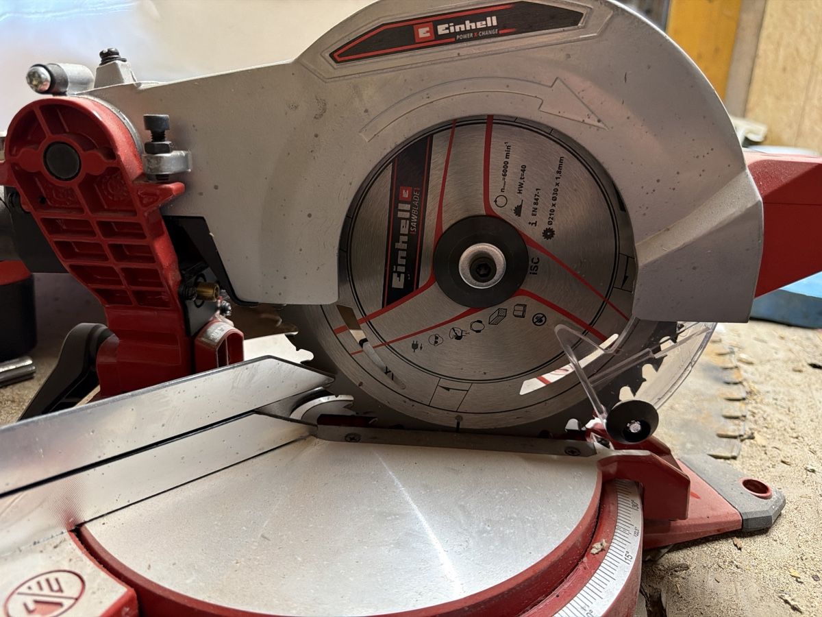 Scies: Einhell Kappsäge  – D'occasion à Aarwangen par ederico12 2