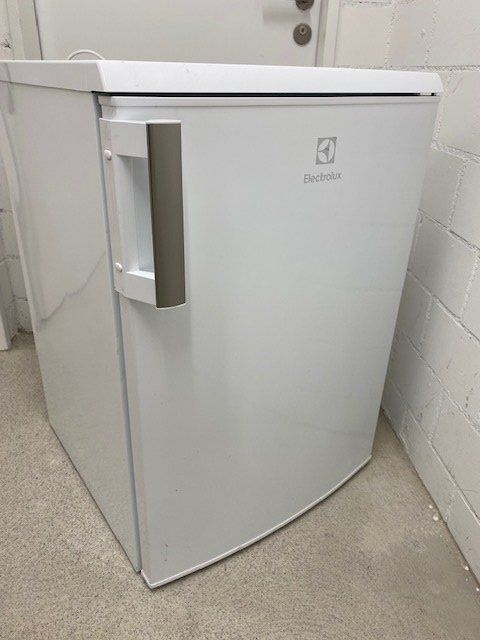 Electrolux Frigoriferi: Kühlschrank ELECTROLUX TK 137 - Modell 2021 – Usato da Niederhasli venduto da Tigerproduct