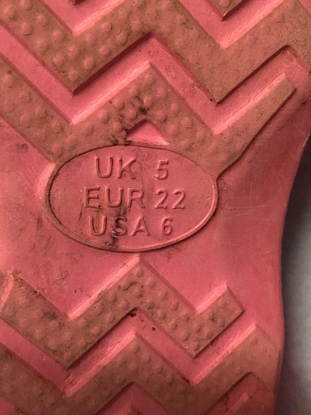 Schuhe für Jungen: Clogs in Grösse 22 – Gebraucht aus Sissach von SV-650 1