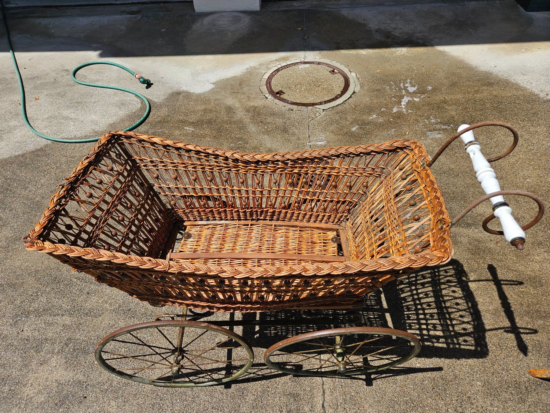 Carrozzine: Kinderwagen (Korbgeflecht) – Usato da Münchwilen AG venduto da pel_y9jx 1