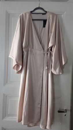 Kleid tfnc London, Gr. L