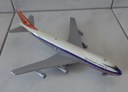 Schuco 1025 Flugzeug South Africa Boeing 747