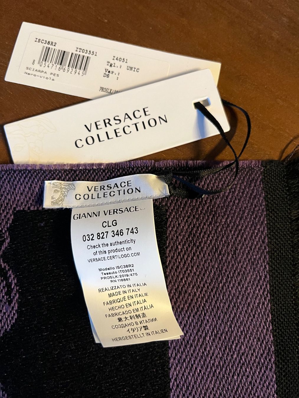 Versace Foulard & Sciarpe: Versace Collection scarf new with label – Nuovo e nell'imballaggio originale da Bôle venduto da lau_wc66 3