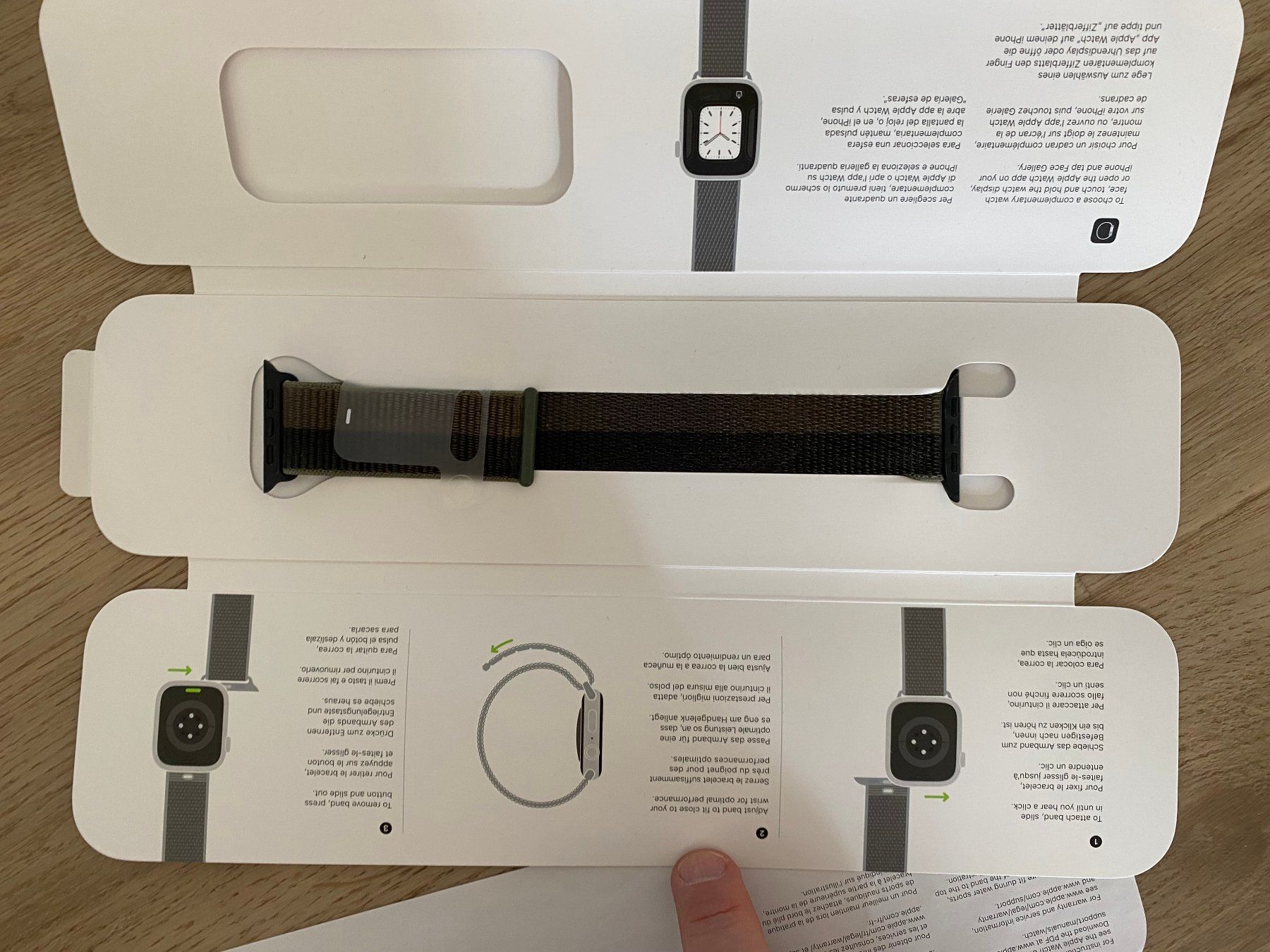 Apple Bracciali & Braccialetti: Apple Watch 45mm Sport Loop Tornado/Gray Original – Usato da Wetzikon ZH venduto da BackToRetro 3