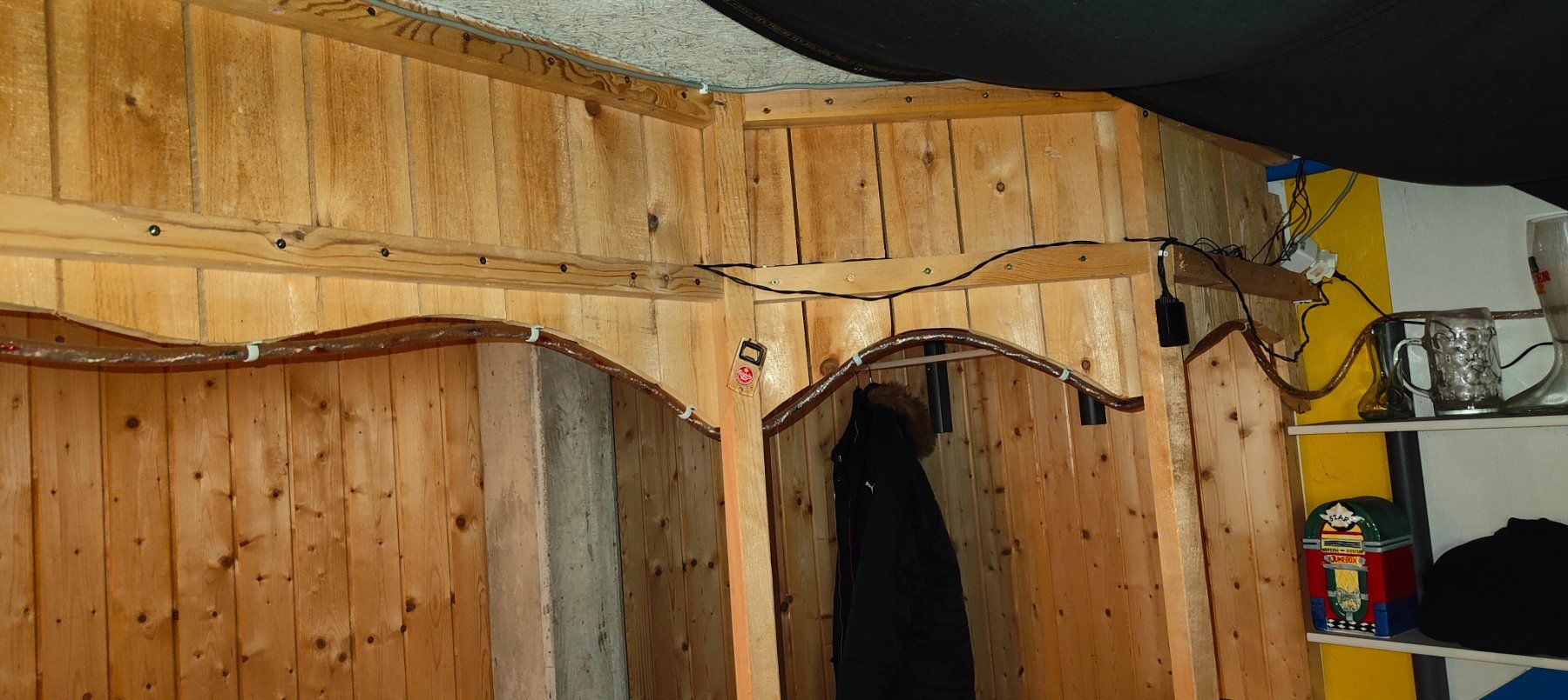 Ladenausstattungen & Messebau: Bartheke aus Holz – Gebraucht aus Langnau b. Reiden von Chuba57 7