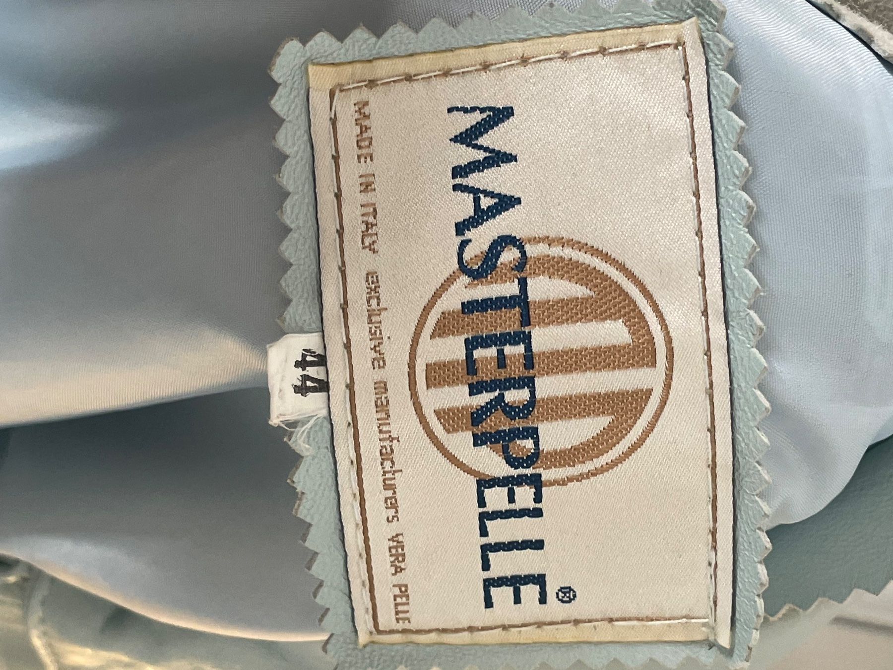 Vera Pelle Giacche: Ice Blue leather jacket – Usato da Zürich venduto da AlissaSarah 3