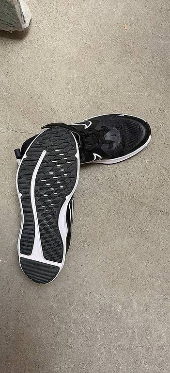 Scarpe per ragazzi: Nike Cosmic Runner Kinder Sneaker Gr. 35 – Usato da Zürich venduto da vio_vv97 2