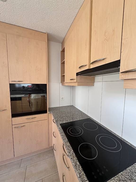 Cucine complete: Komplette Einbau küche mit Granitplatte zu verschenken – Usato da Rüschlikon venduto da zal_8ls2 1