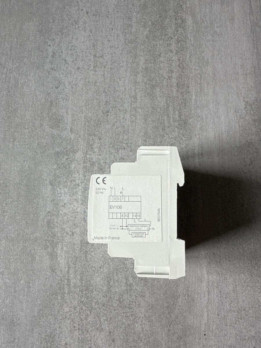 Hager Componenti elettronici: Hager Ferndimmer EV106 1-10V – Usato da Hombrechtikon venduto da mar_tqr9 1