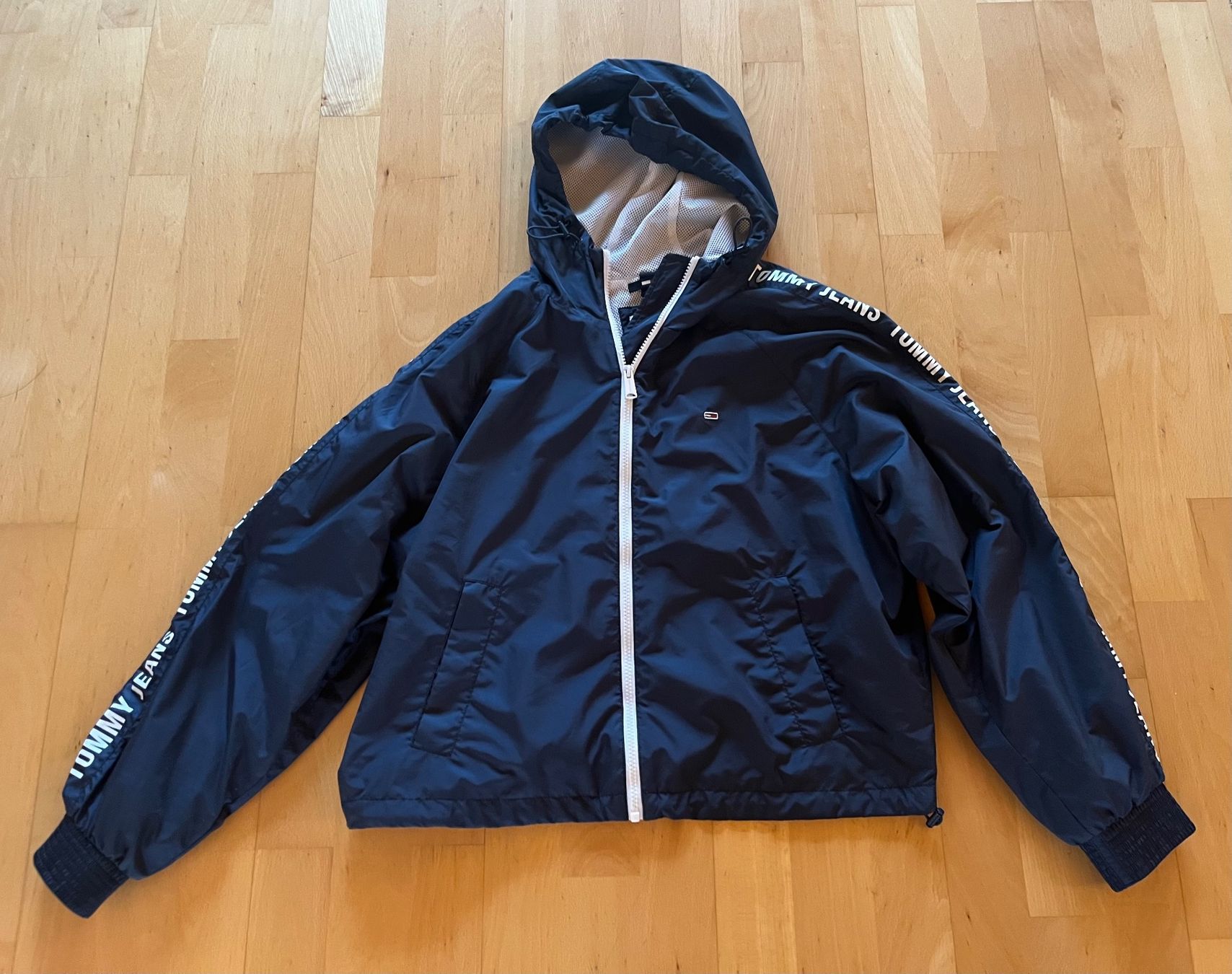 Tommy Hilfiger Giacche: Tommy Hilfiger° Windjacke Grösse M – Usato da Bonstetten venduto da Sinilu 1