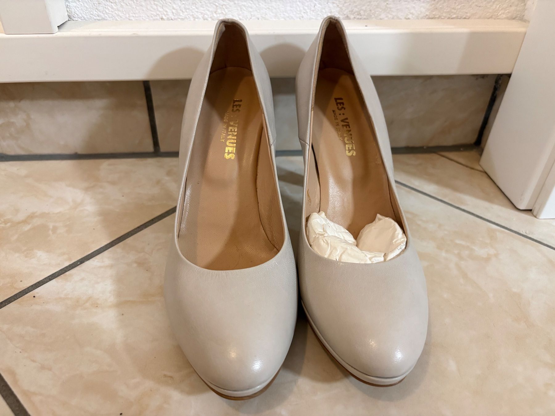 Scarpe da donna: Leather Shoes Pumps - Size 39 1/2 – Usato da Muzzano venduto da Sidney_3 1