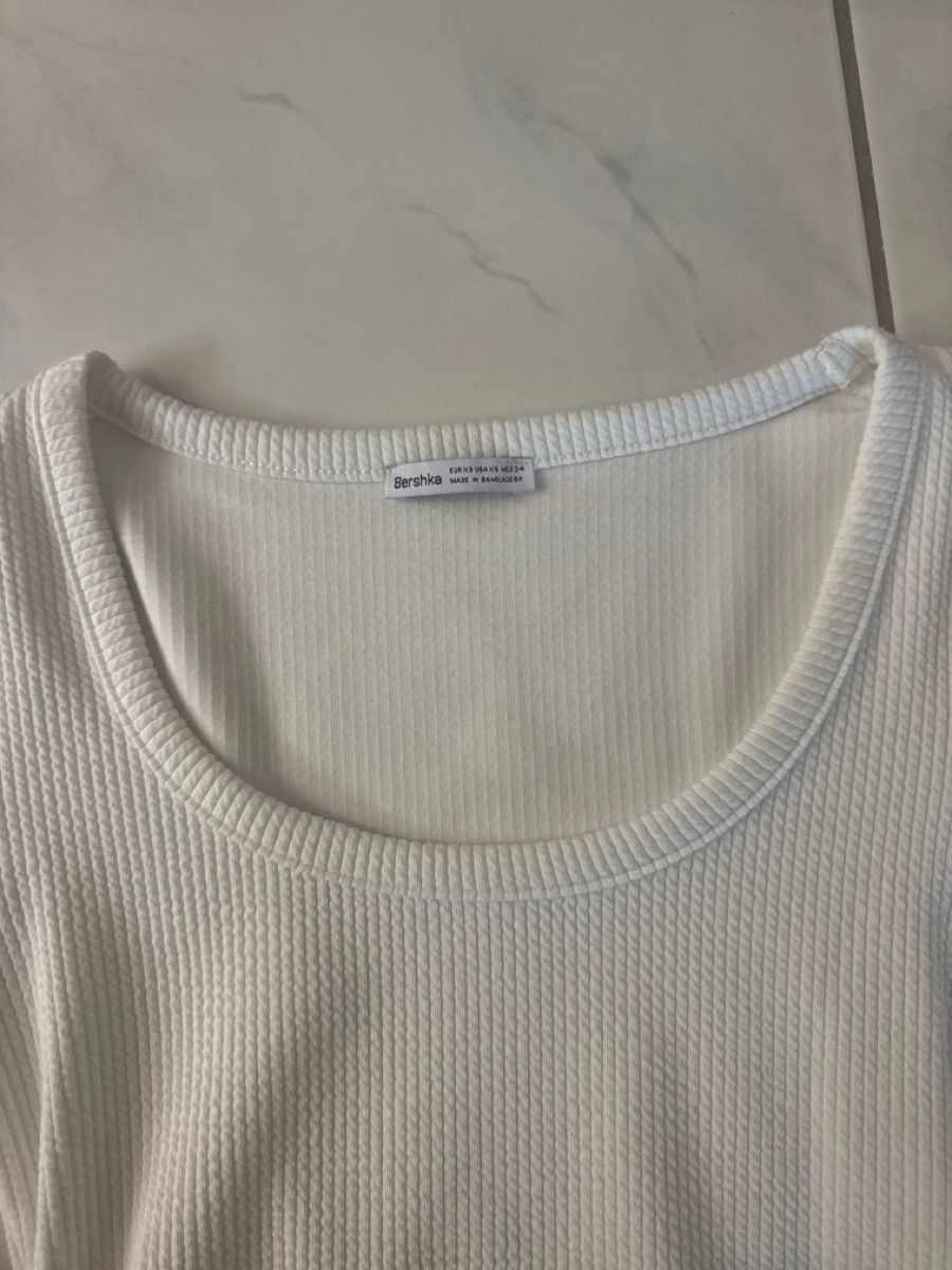 Bershka Top: Bershka Longsleeve Top – Nuovo (secondo la descrizione) da Wettswil venduto da pittaro73 1