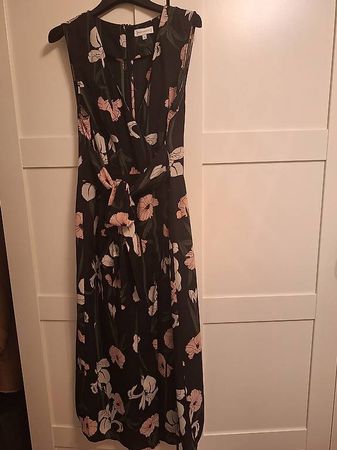 Sommerliches Kleid von Warehouse, Grösse 38, Blumenmuster
