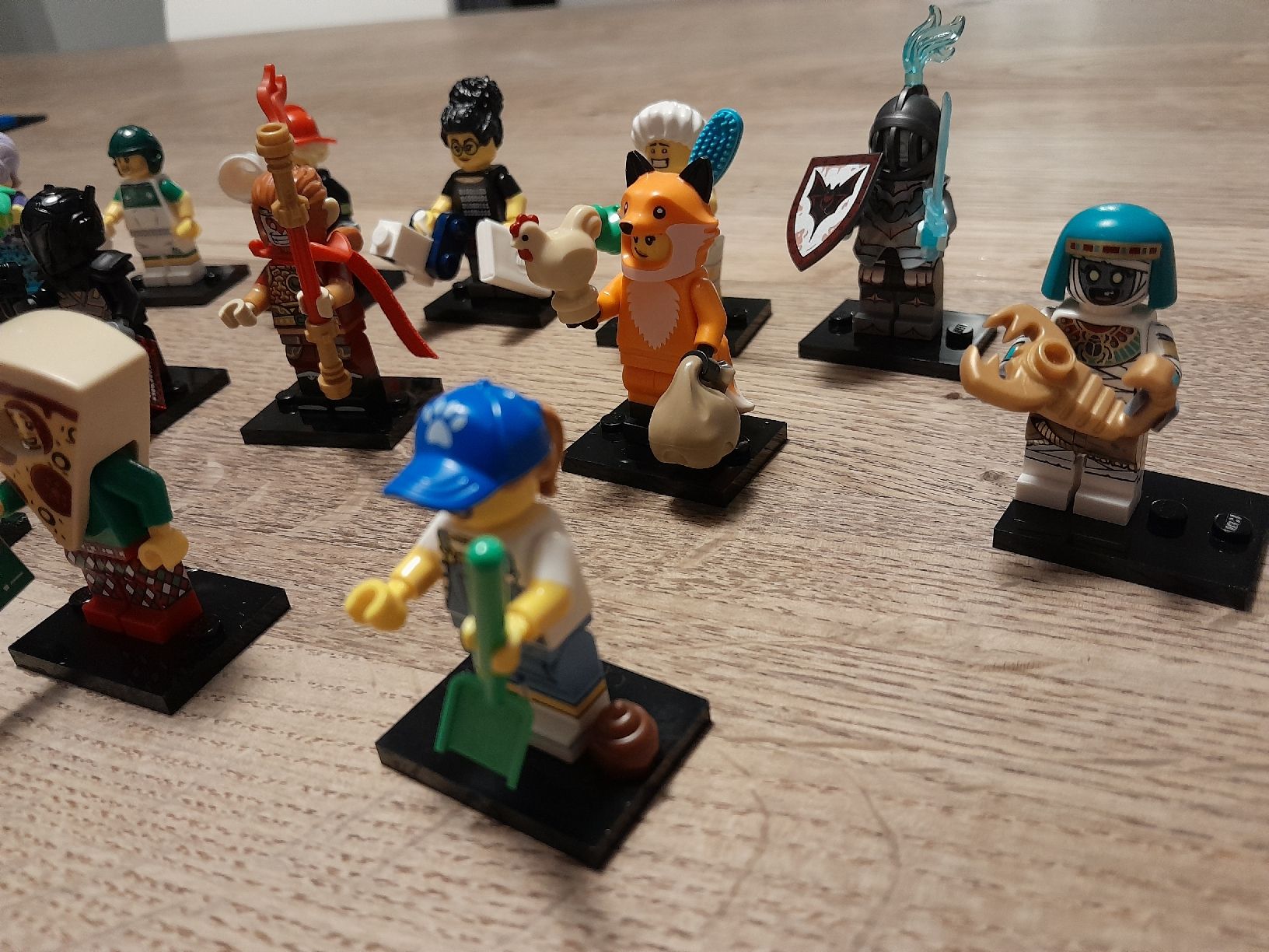 Lego Giocattoli: Lego minifigures série 19 – Usato da Bercher venduto da tonicee 1
