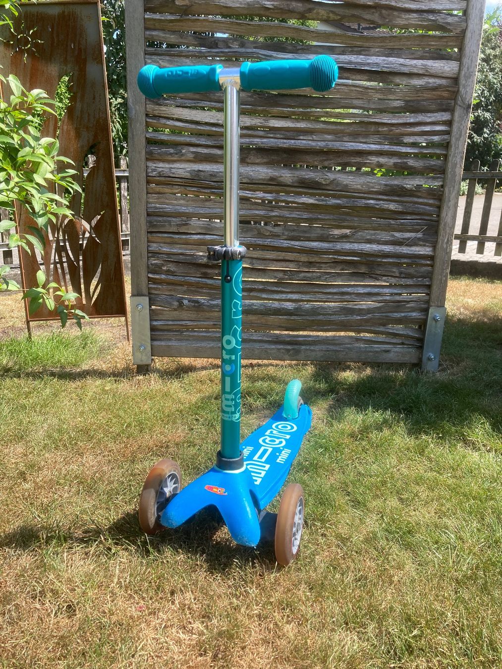 Micro Veicoli per bambini: Kinderscooter Mini Micro blau gebraucht – Usato da Dottikon venduto da Omiros87 1