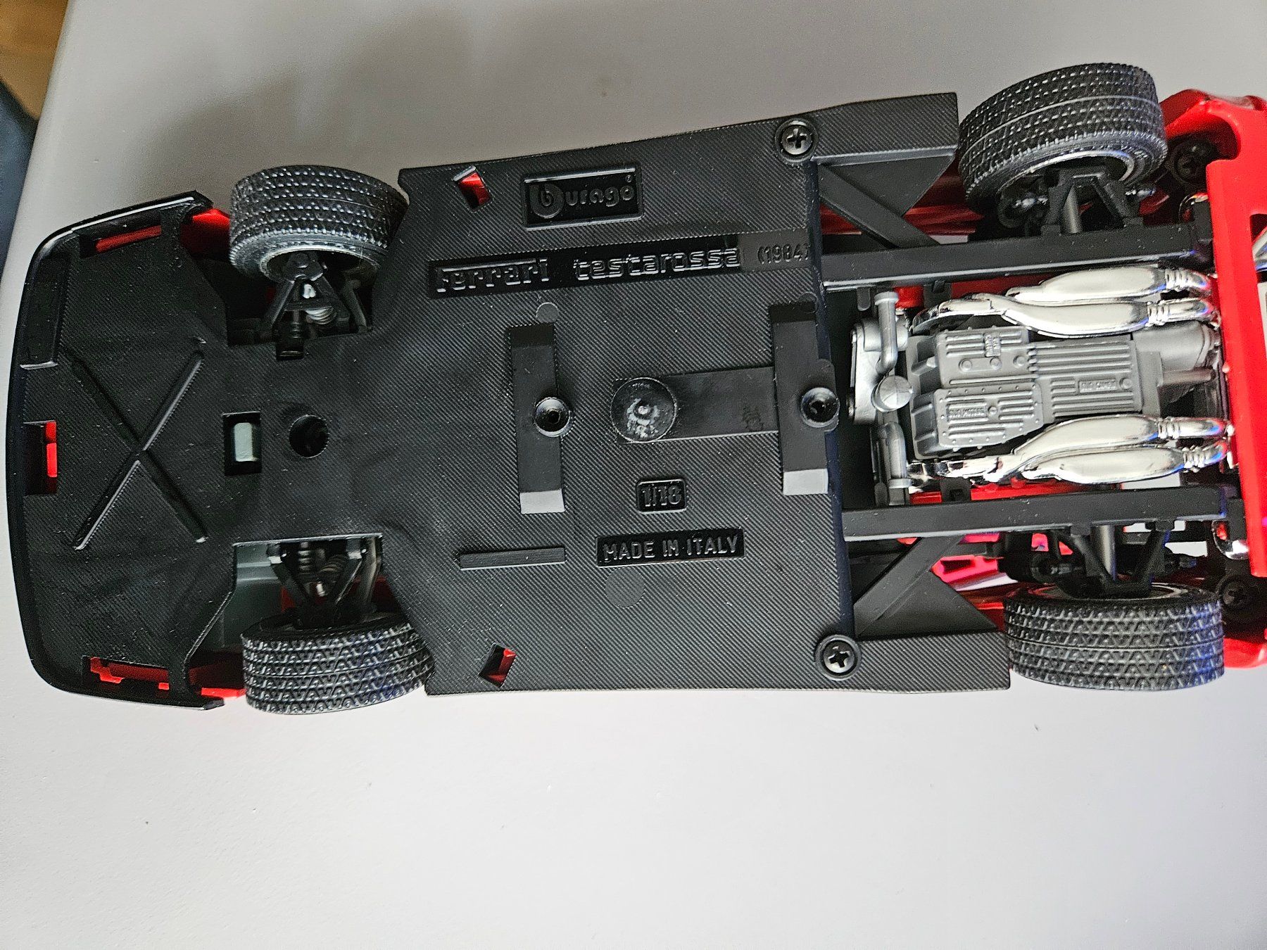 Ferrari Voitures modèles: Ferrari Testarossa 1984 Modellauto 1/18 – D'occasion à Langendorf par Bruenu 6