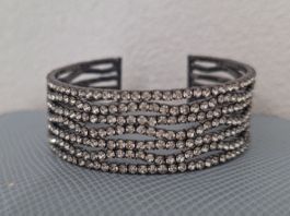 wunderschönes Armband mit ganz kleinen Zirconia