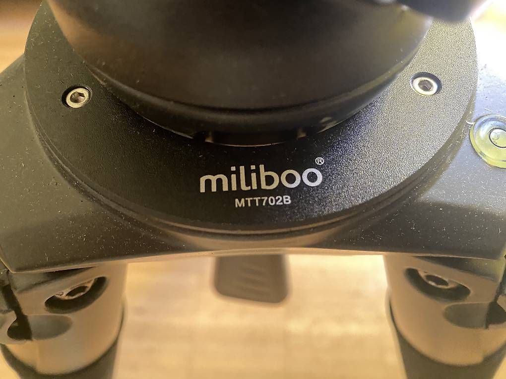 Trépieds & Accessoires: miliboo MTT702B Profi-Carbon-Stativ – D'occasion à Zürich par doufda 3