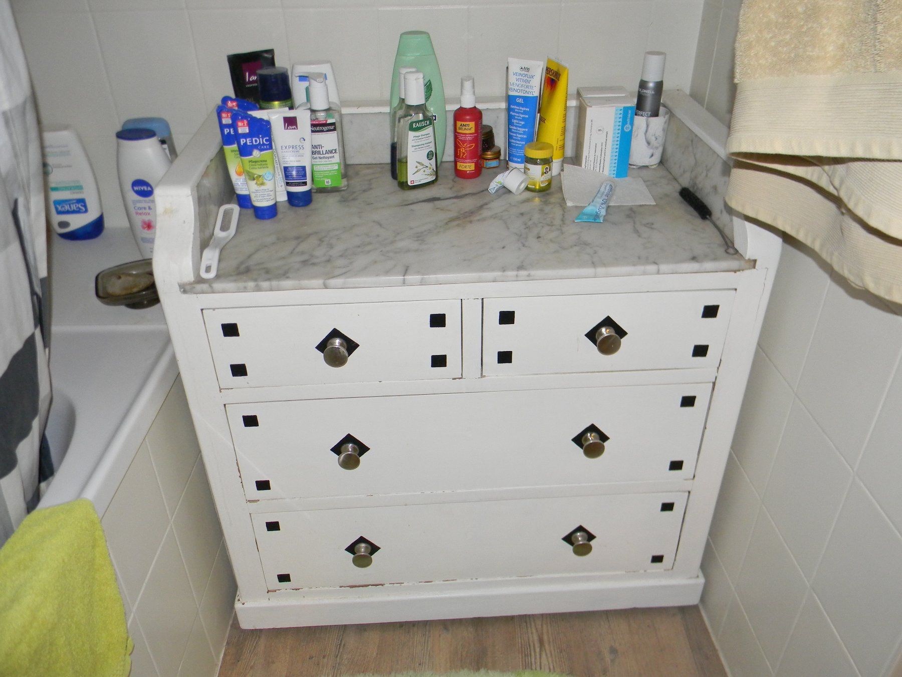 Kommoden: ancienne commode repeinte – Gebraucht aus Bournens von monique048
