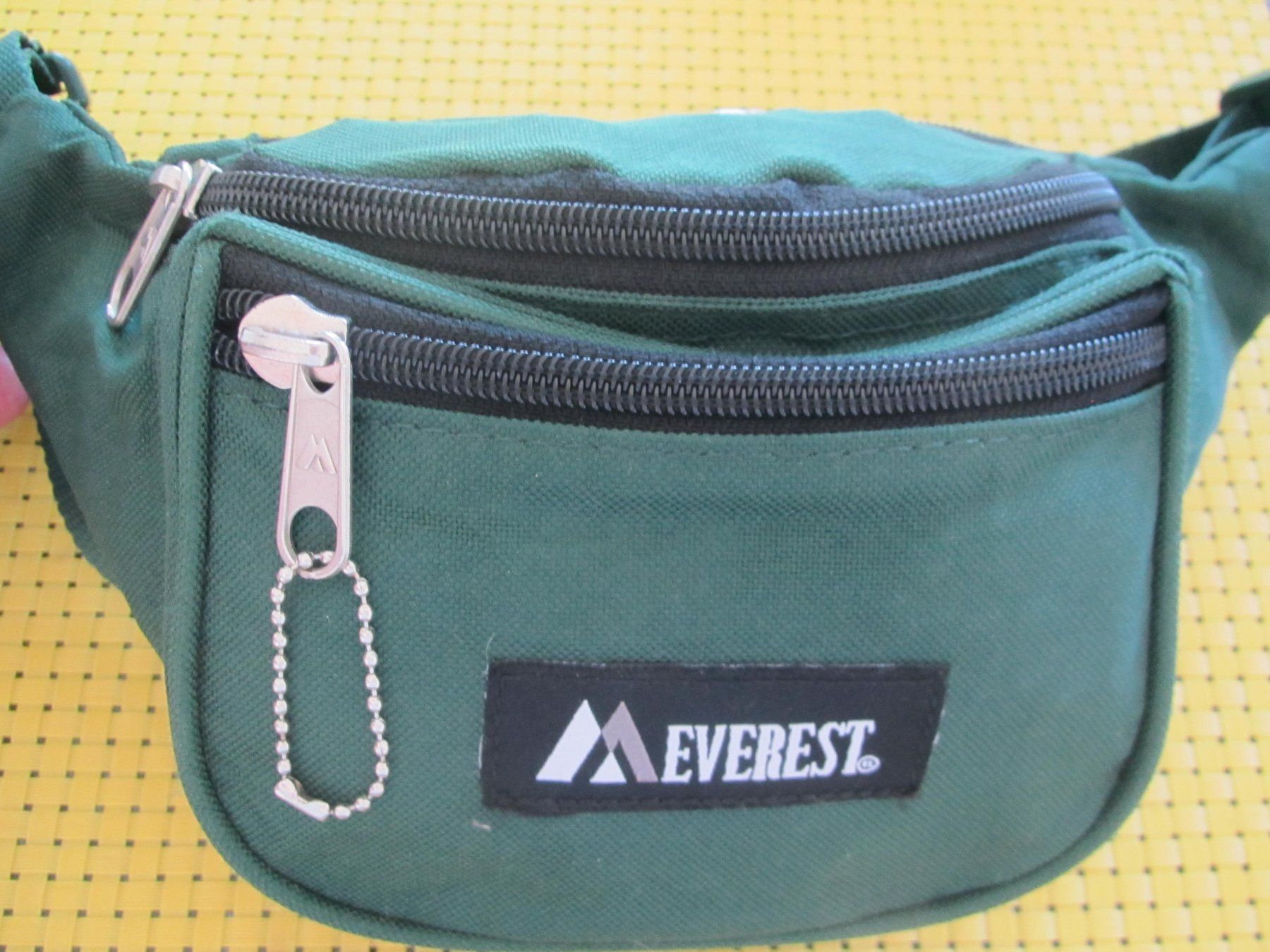 Sacs: SAC BANANE EVEREST – D'occasion à Murten par Selliot