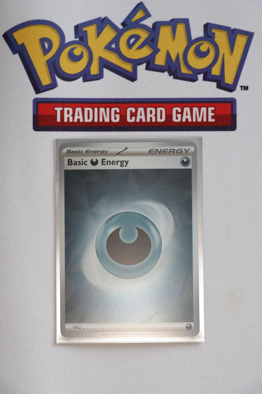 Pokémon Carte collezionabili: Pokémon TCG - Basic Darkness Energy Reverse Holo (SVE015) – Nuovo (secondo la descrizione) da Oberwil BL venduto da Chelsea26