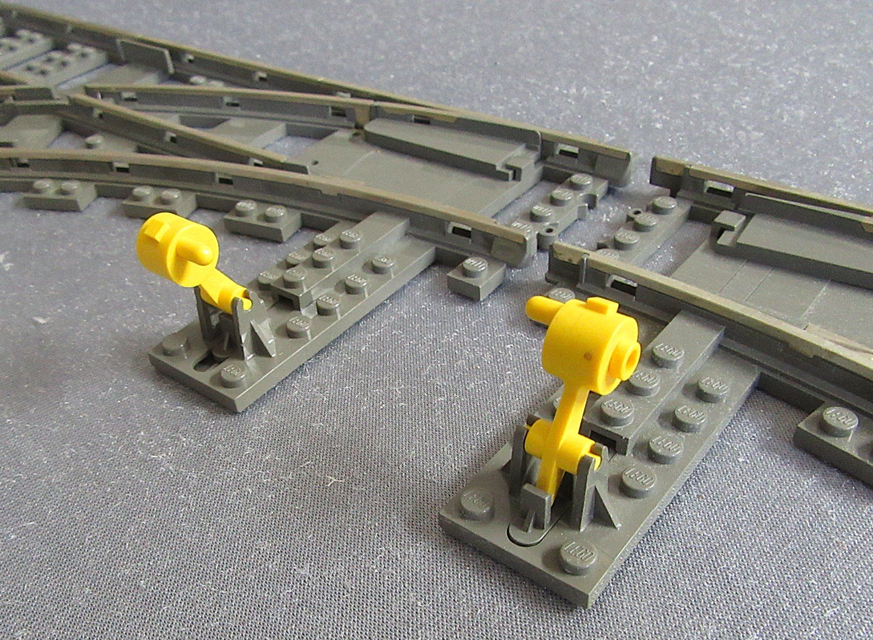 Lego Baukästen: Lego - 2 Eisenbahn Weichen dunkelgrau - ab CHF 8.00 – Gebraucht aus Auenstein von Padabimbim 6