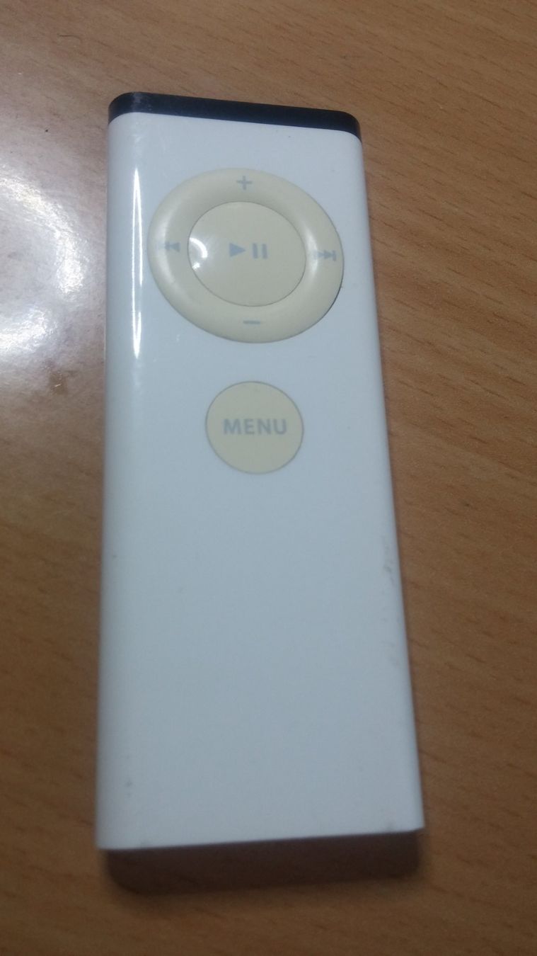 Apple Telecomandi: Apple Remote Fernbedienung A1156 – Usato da Zürich venduto da sendbad
