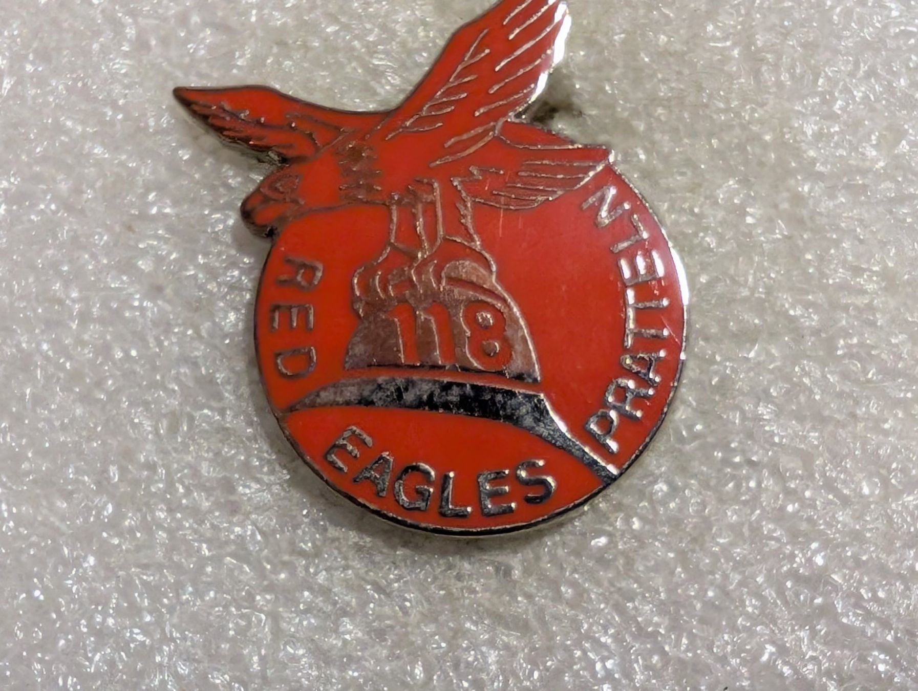 Placchette & Badge: Ansteckpin 242: Red Eagles Pratteln – Usato da Oppligen venduto da Pin-Fall-Shop