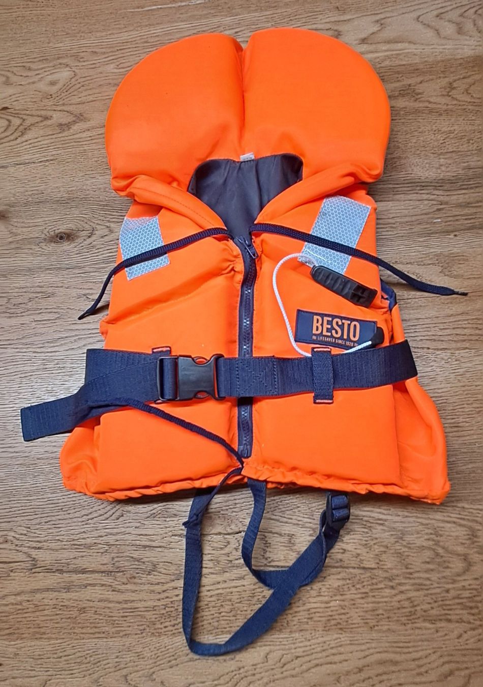 Giubbotti di salvataggio: Schwimmweste Besto 20-30 Kilo – Usato da Münchenwiler venduto da Zellerbarbara