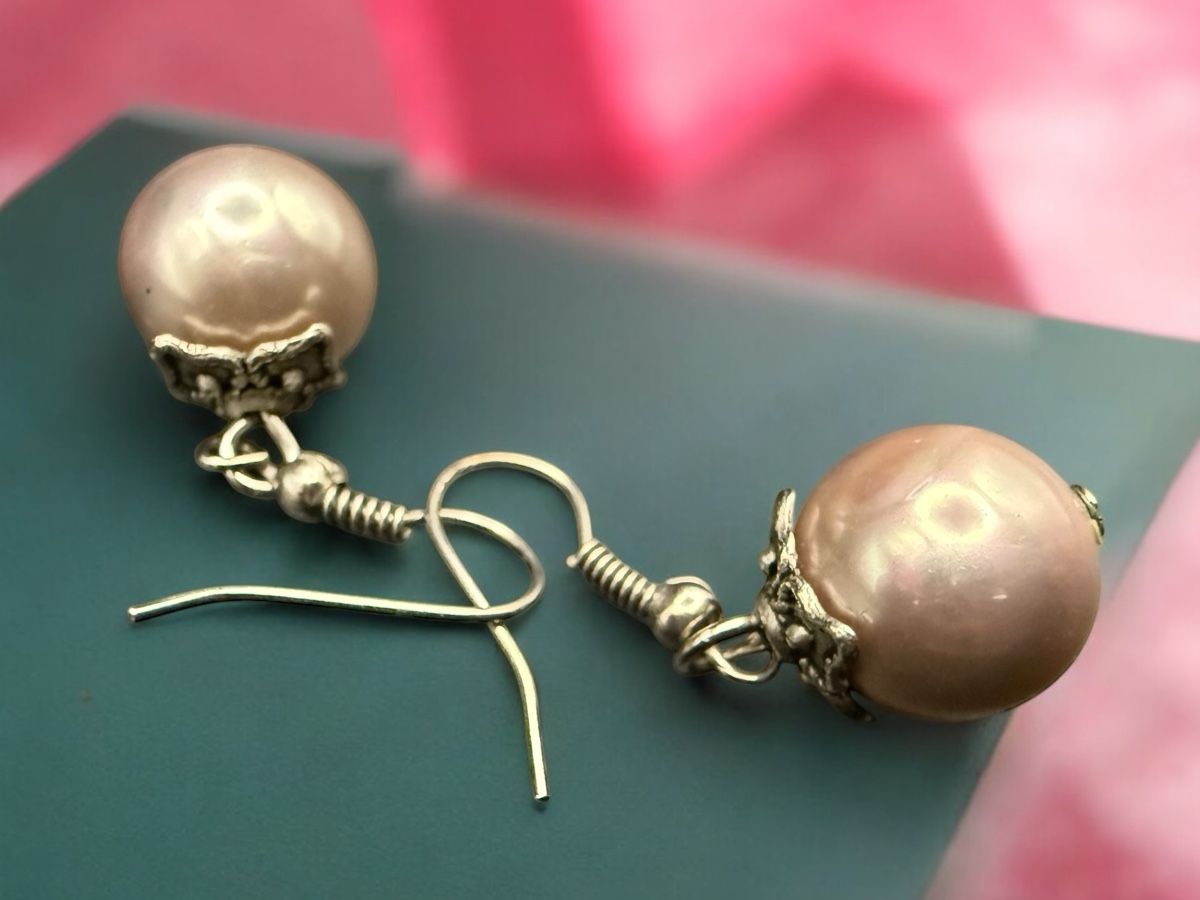 Ohrringe & -stecker: Vintage Rosa Perle Ohrringe – Gebraucht aus Lamone von LaCantinaMagica