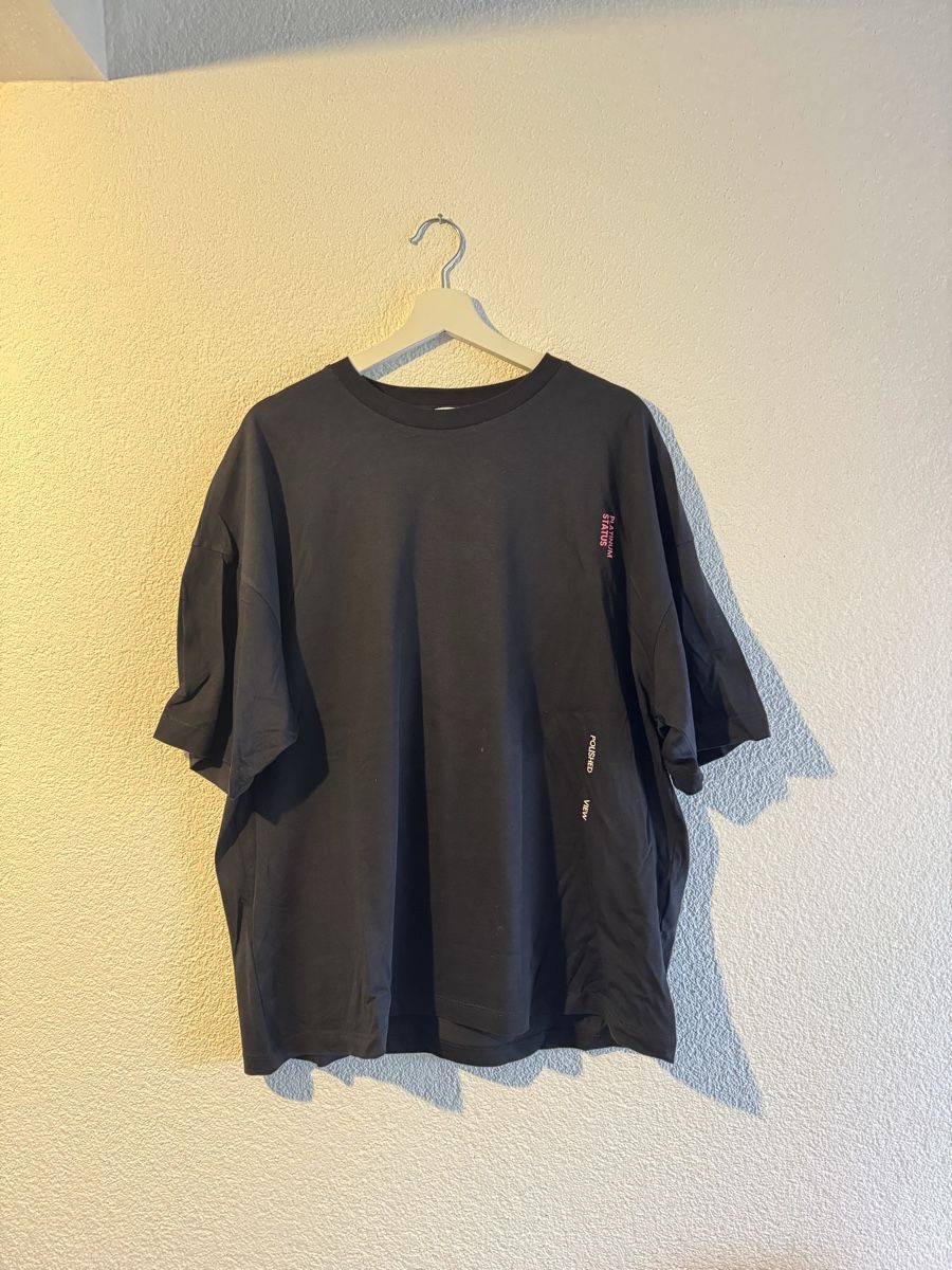 Zara T-Shirts: Zara T-Shirt – Neu (gemäss Beschreibung) aus Bätterkinden von BernFashion