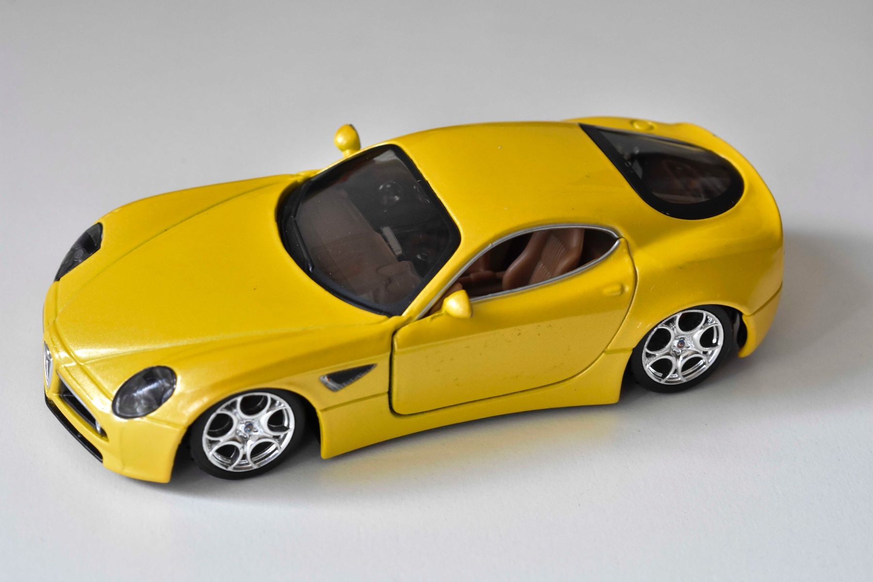 Alfa Romeo Modellini d'auto: Alfa 8c Competizione Modellauto – Usato da Schwerzenbach venduto da floridan 6
