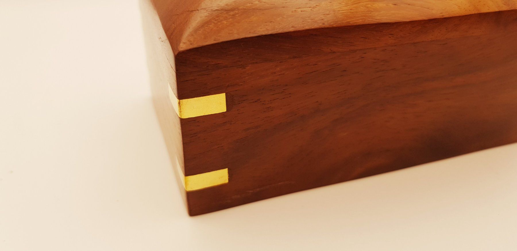 Articoli in legno: Urne / Hundeurne / Tierurne / Holzurne Grösse L – Nuovo e nell'imballaggio originale da Menziken venduto da Zyropa 1
