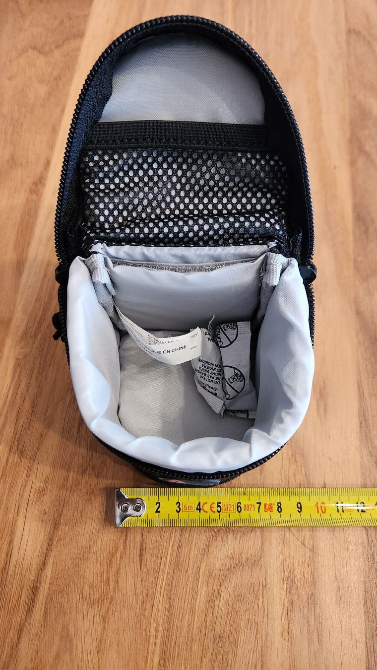 Lowepro Borse: Housse sacoche Lowepro pour objectifs 7x8cm  – Nuovo (secondo la descrizione) da Aigle venduto da Mickael-b4 3