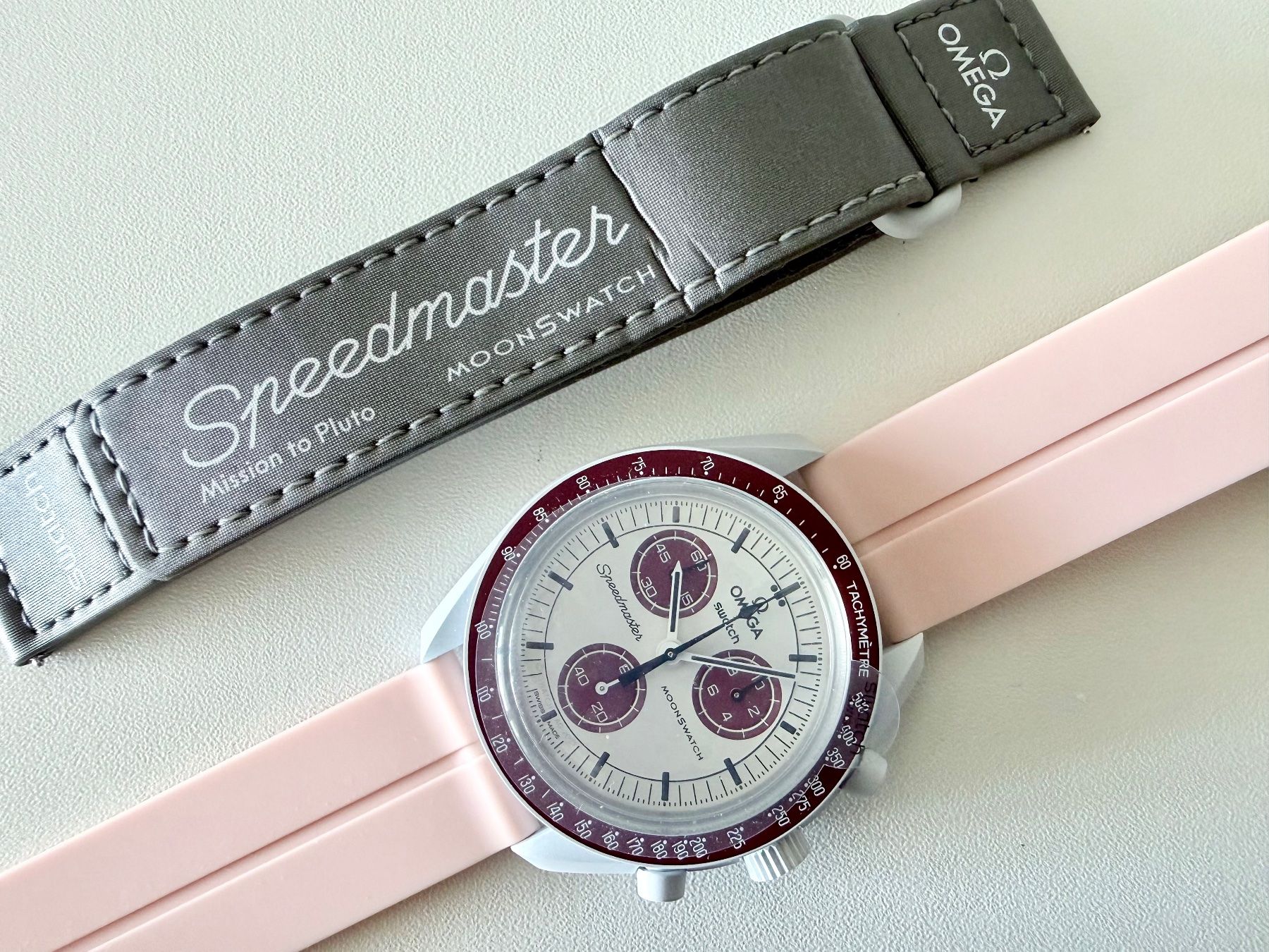 Swatch Orologi: OMEGA x SWATCH Mission to Pluto "Candy", NO box & papers – Nuovo (secondo la descrizione) da Le Mont-sur-Lausanne venduto da LycaGallery