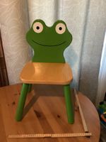 Frosch Kinderstuhl aus Holz, stabil und gut erhalten!