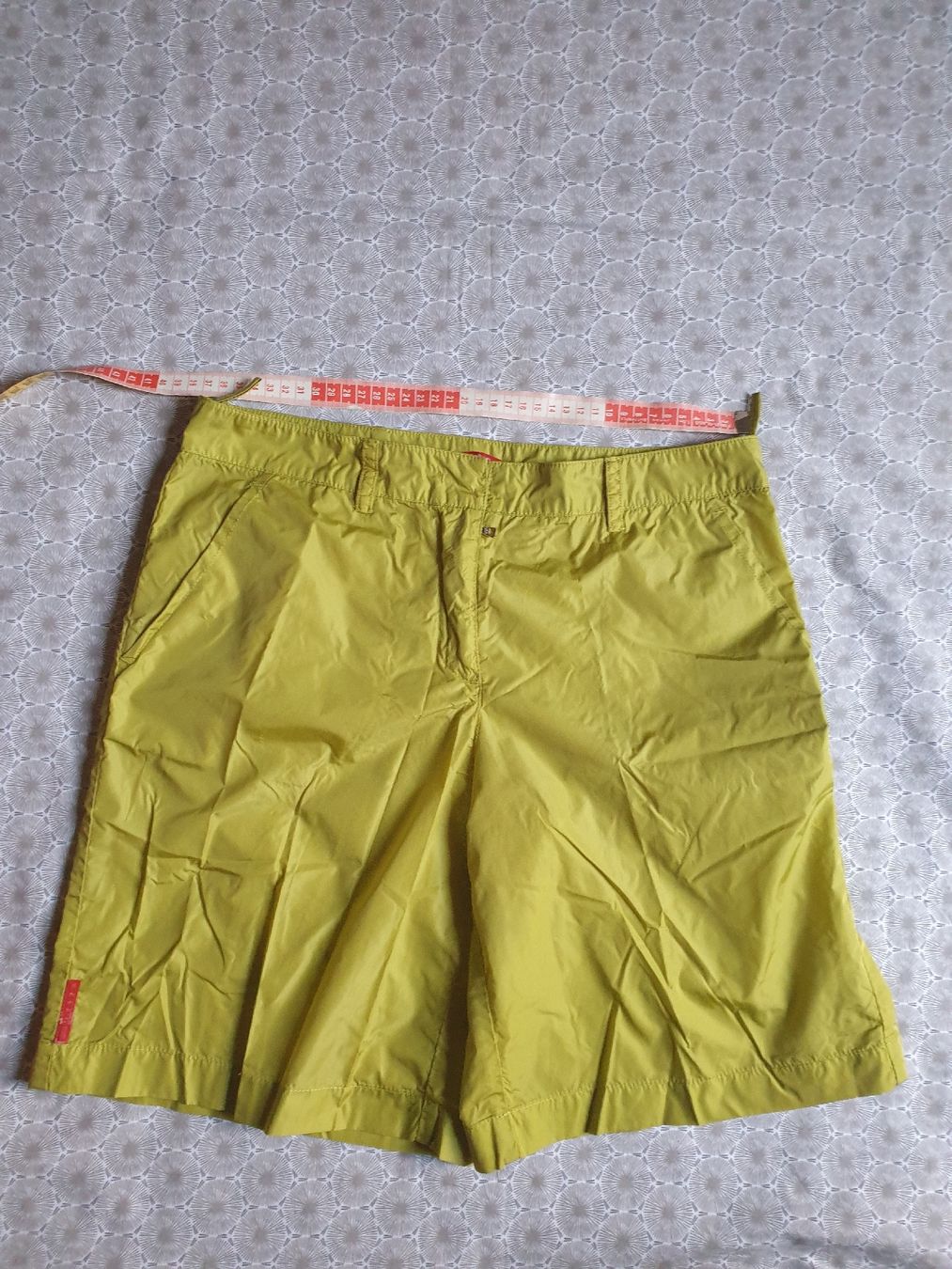 Prada Pantaloni: Bermudas, Gr.it. 38, neuwertig, Prada – Usato da Zürich venduto da yoarg 1