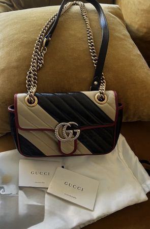 Sac à bandoulière Gucci GG Marmont cuir !