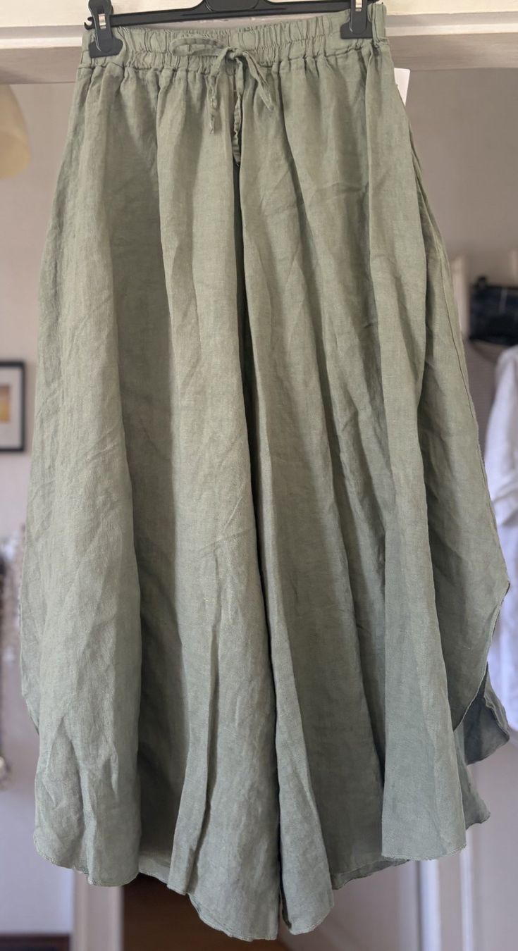 Pantaloni: PANTALONS EN LIN WIDE! M – Nuovo e nell'imballaggio originale da Locarno venduto da NicoNion