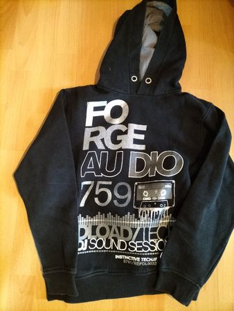 Schwarzer Kapuzenpullover mit Sound-Design, Grösse 146-152