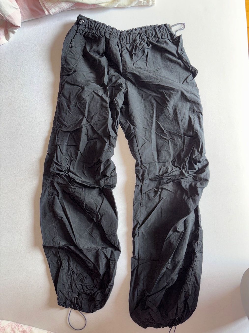 Bershka Hosen: Schwarze Parachute Pants – Gebraucht aus Luzern von julopaji