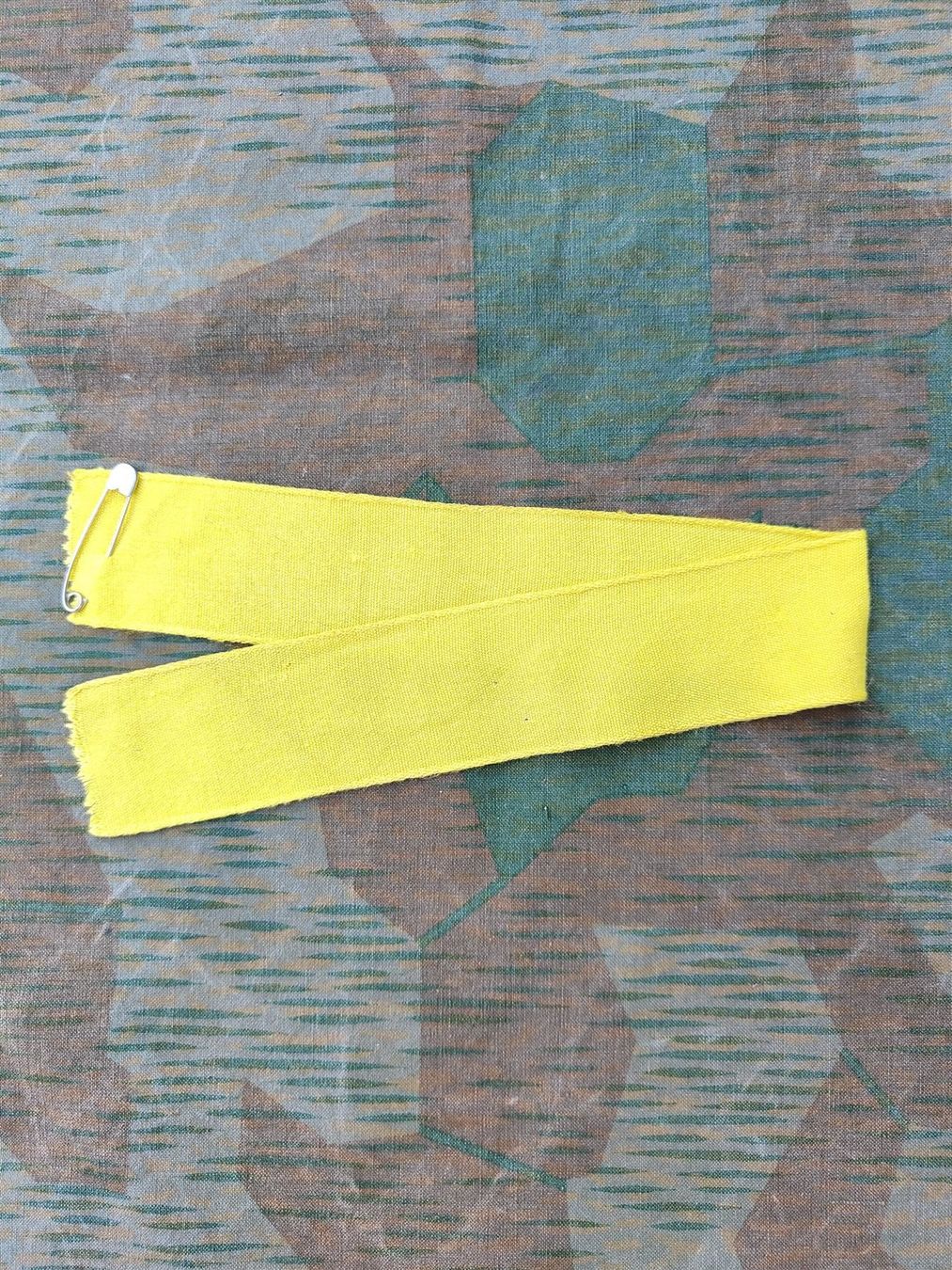 Uniformi: Armbinde Hausfeuerwehr um 1940 – Usato da Bauma venduto da SwissMilitaria 1