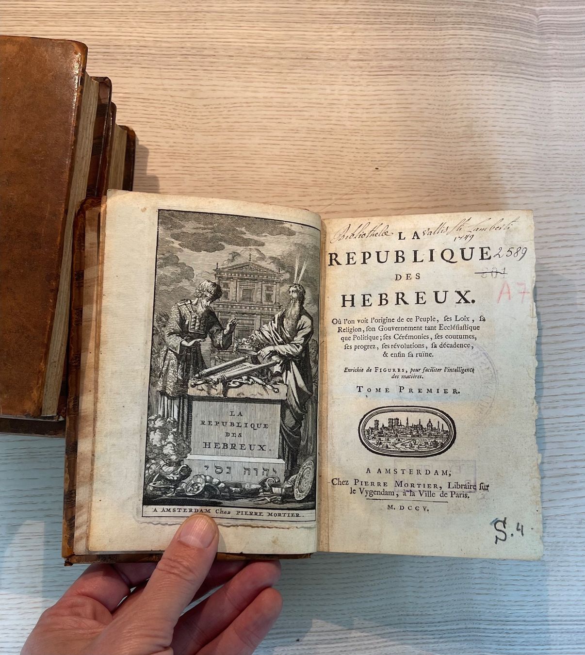 Bücher: La Republique des Hebreux, 1705 – Gebraucht aus Bern von xberg36 7