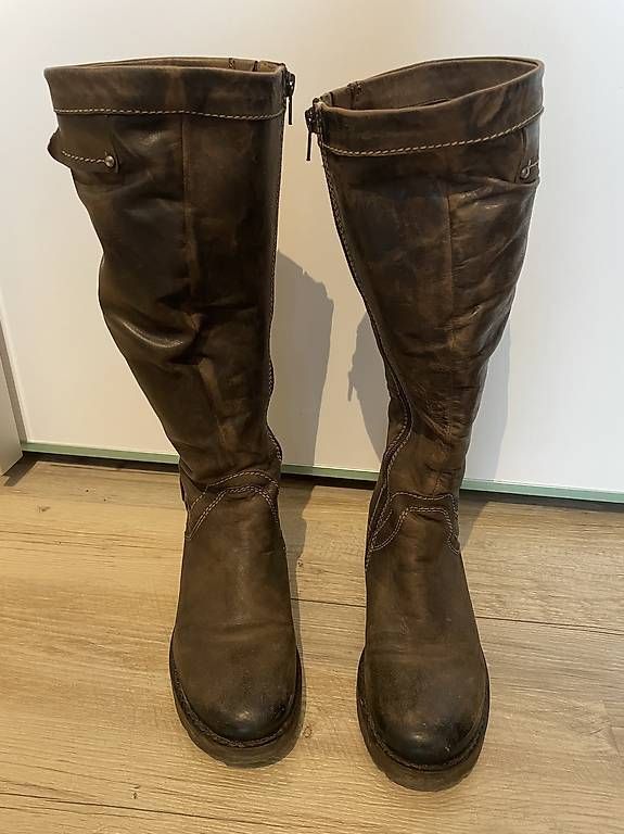 Chaussures femmes: Stiefel braun, Gr.36 – D'occasion à Schwellbrunn par N_adine-92 3