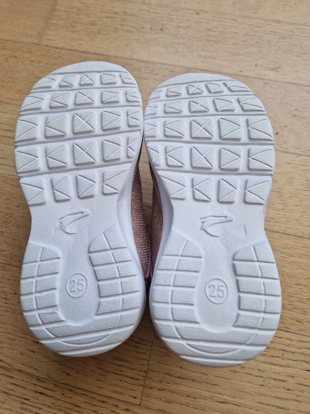 Scarpe per ragazze: Turnschuhe rosa Grösse 25 – Usato da Heimberg venduto da Eleanor20 4