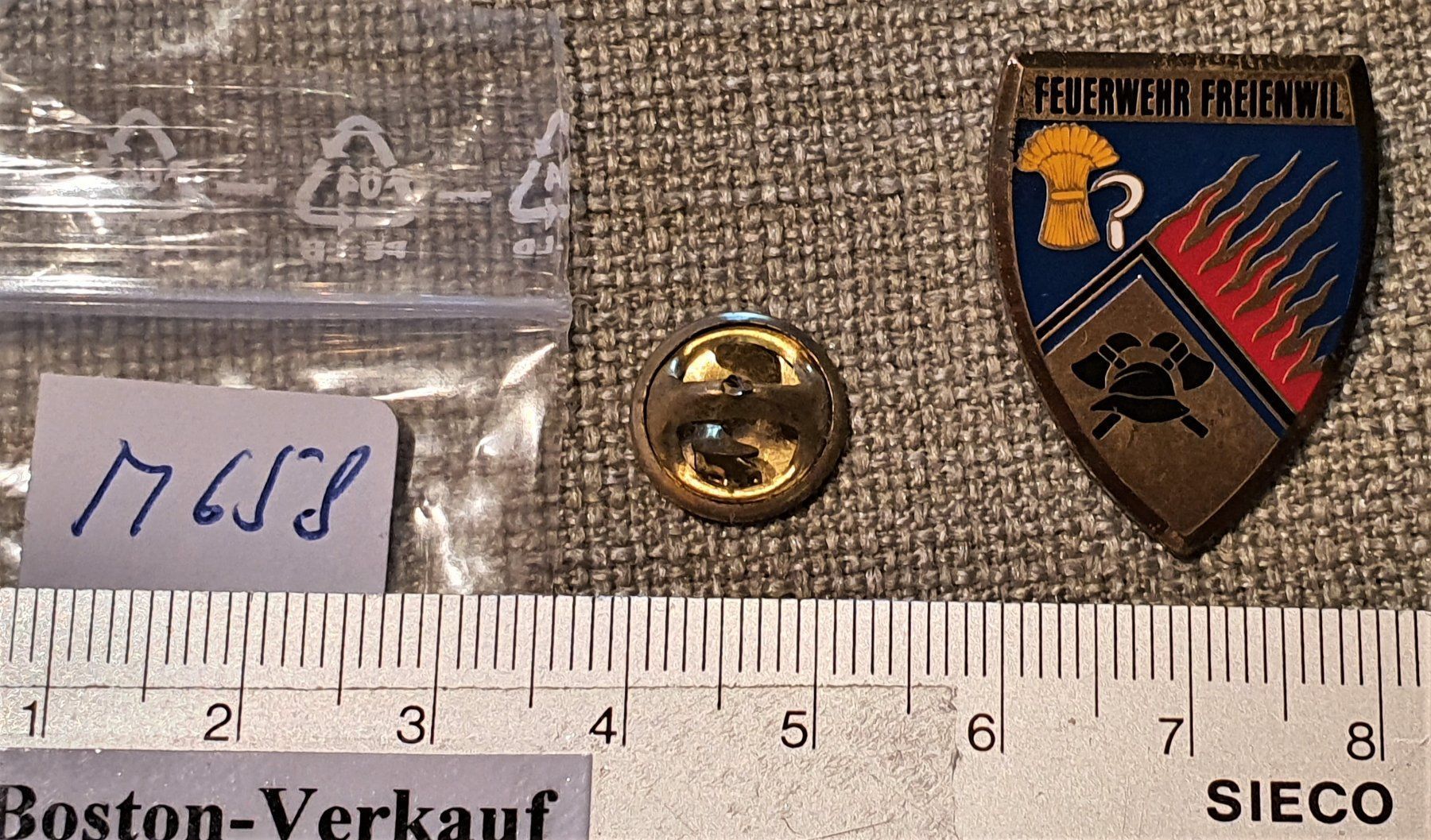 Broschen & Nadeln: M658 - Pin Feuerwehr Freienwil – Gebraucht aus Reinach BL von Boston-Verkauf 2