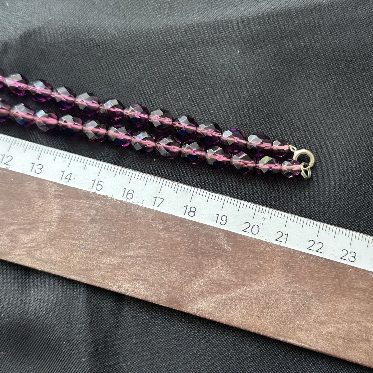 Catenine: Violett Glasperlen Halskette – Usato da Givisiez venduto da dor_xb9k 2